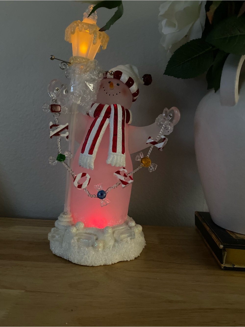 jcpenney Pink Snowman Figurine with Lit Lamp Post and Candy Garland